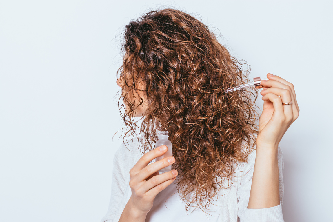 Using Hair Serum to Curly Hair